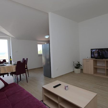 Apartments Sucic Iva I Tea Солине Экстерьер фото