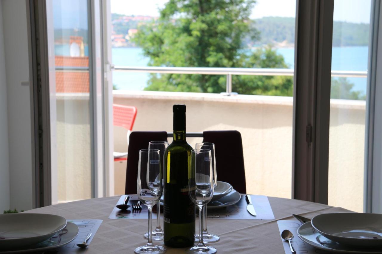 Apartments Sucic Iva I Tea Солине Экстерьер фото
