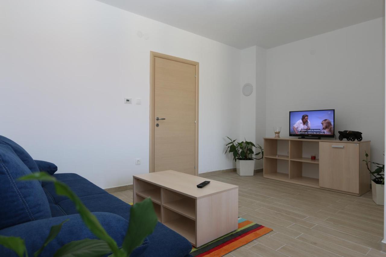 Apartments Sucic Iva I Tea Солине Экстерьер фото