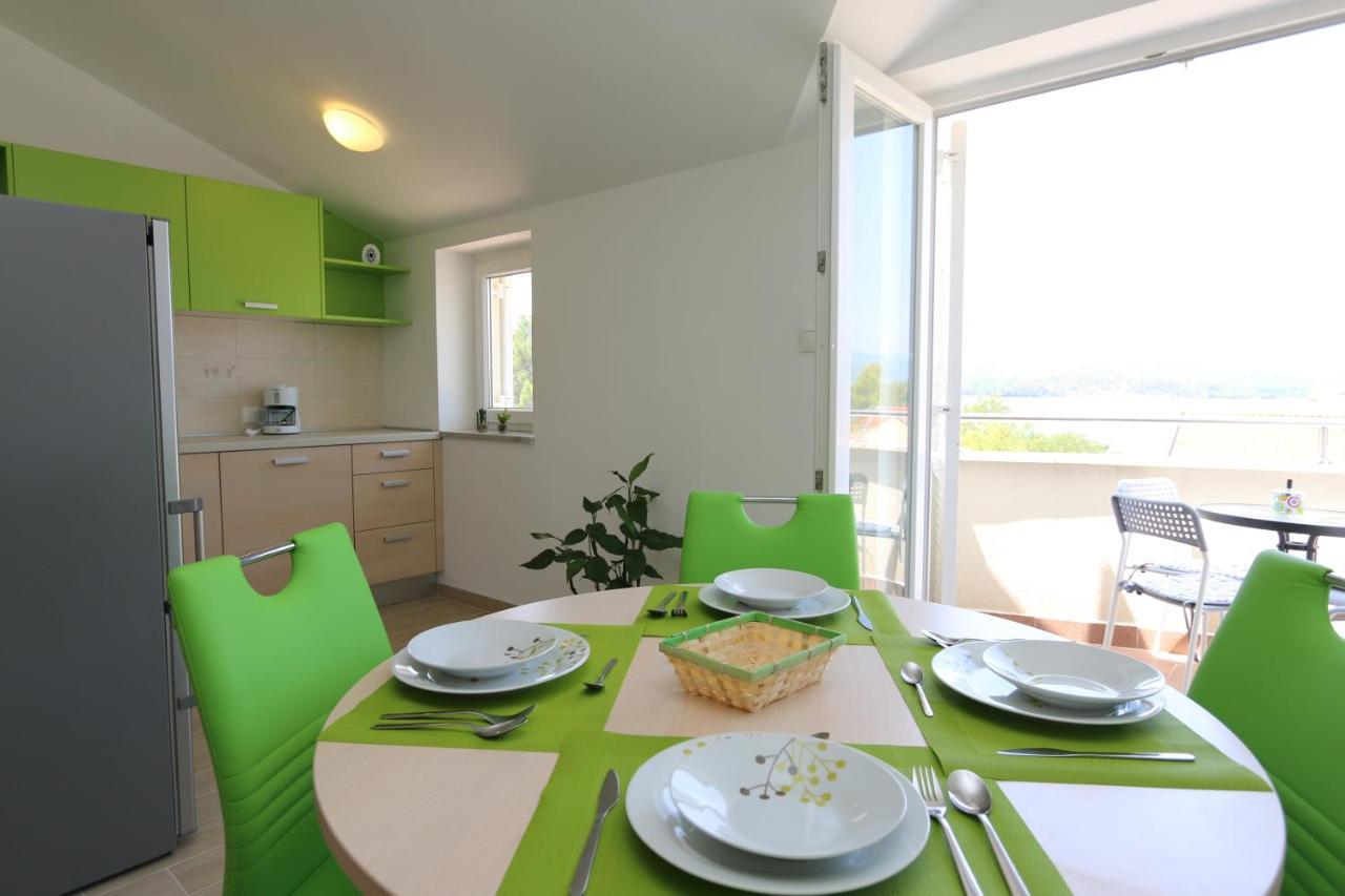 Apartments Sucic Iva I Tea Солине Экстерьер фото