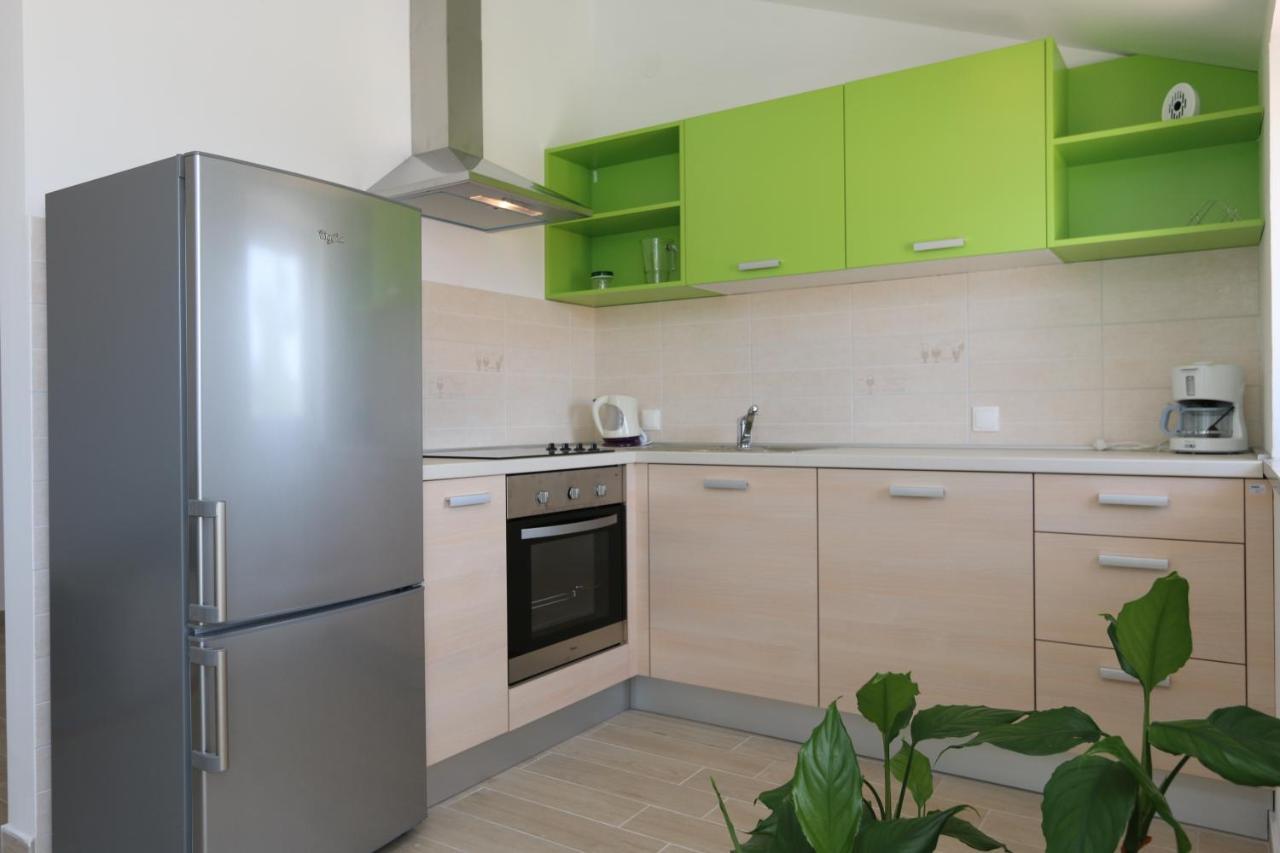 Apartments Sucic Iva I Tea Солине Экстерьер фото