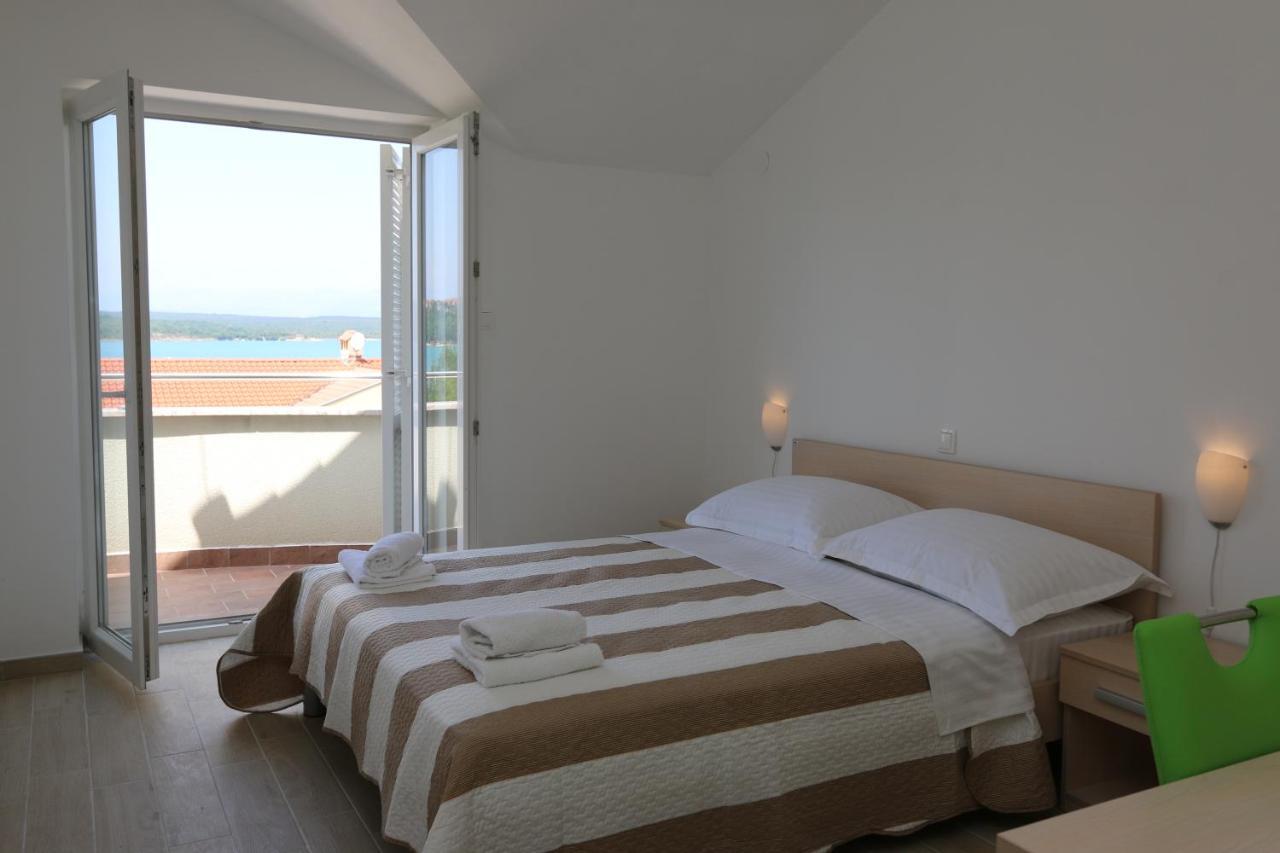 Apartments Sucic Iva I Tea Солине Экстерьер фото