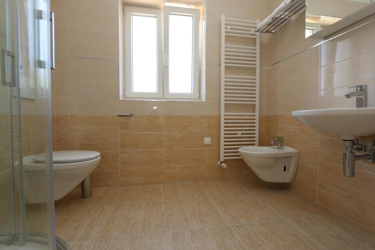 Apartments Sucic Iva I Tea Солине Экстерьер фото