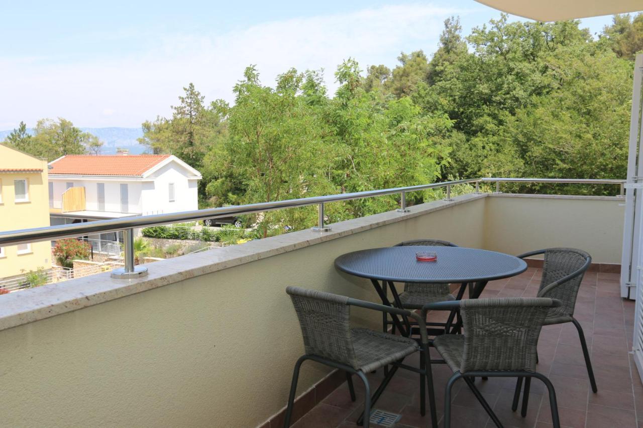 Apartments Sucic Iva I Tea Солине Экстерьер фото