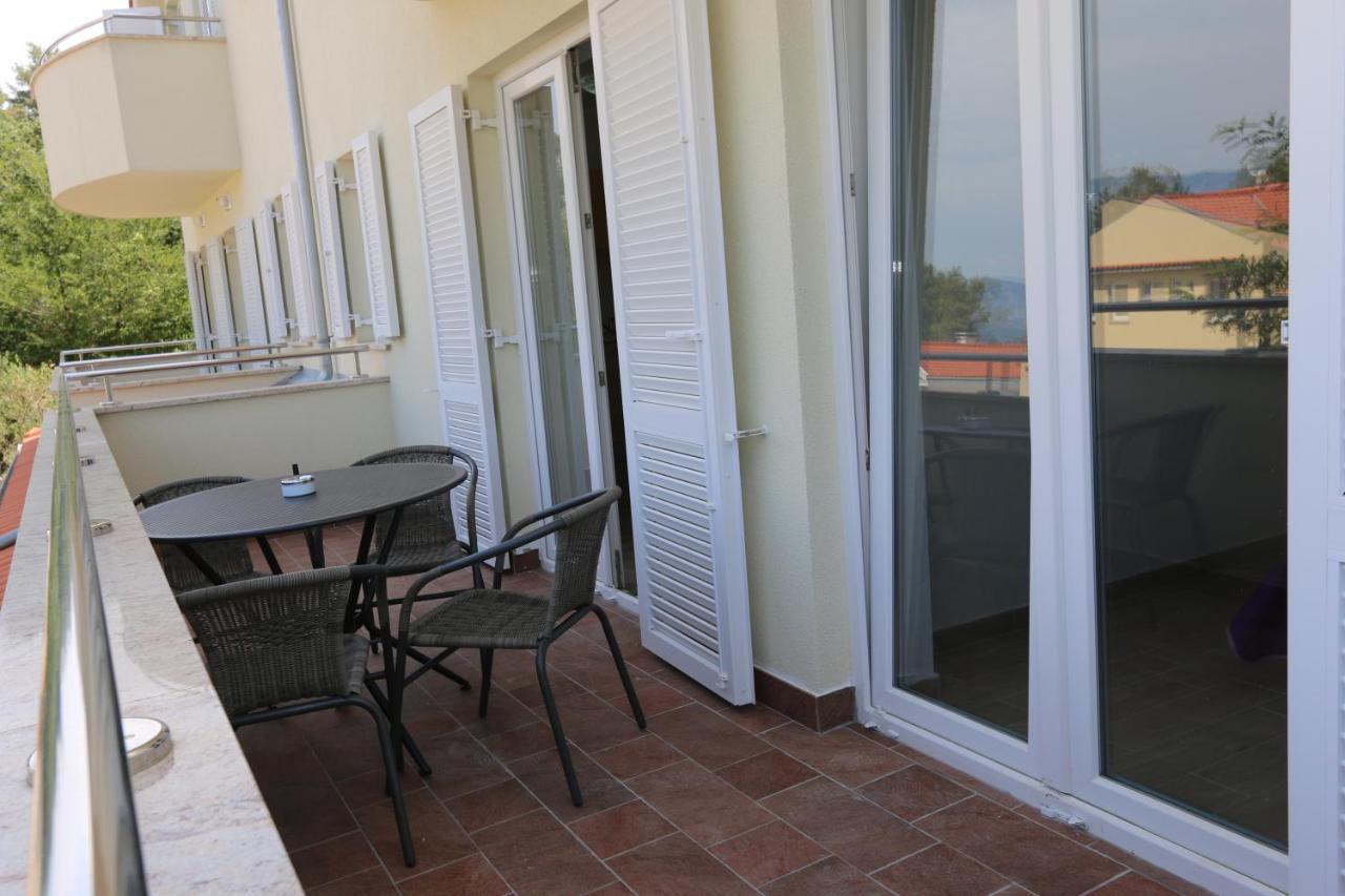 Apartments Sucic Iva I Tea Солине Экстерьер фото