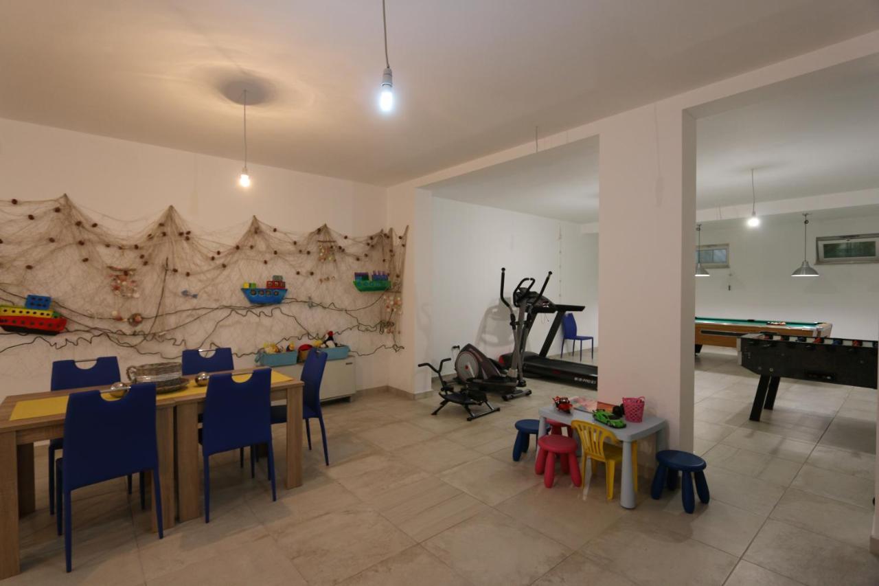 Apartments Sucic Iva I Tea Солине Экстерьер фото