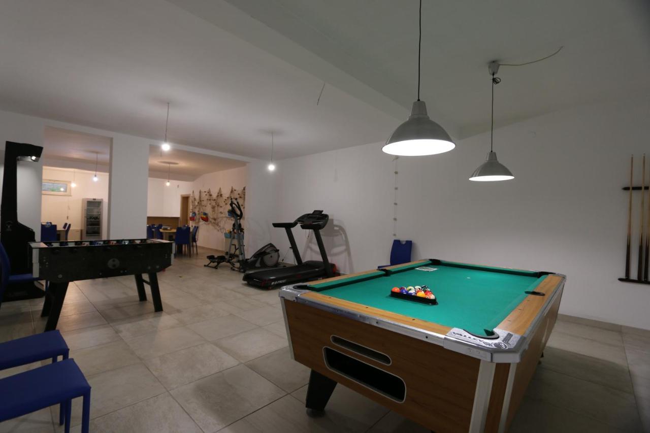 Apartments Sucic Iva I Tea Солине Экстерьер фото