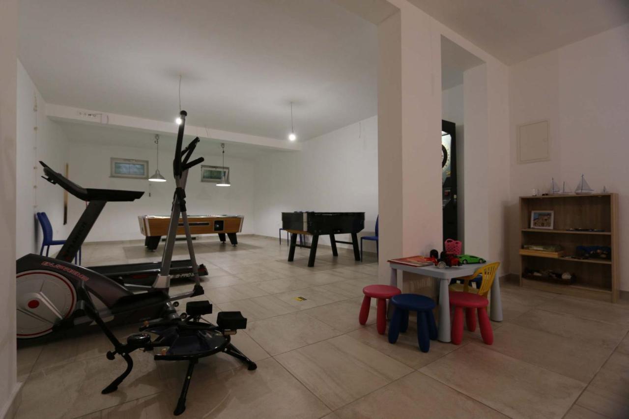 Apartments Sucic Iva I Tea Солине Экстерьер фото